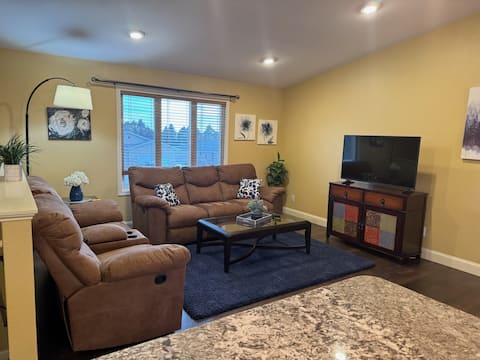 Spacious 4BR Home Away from Home – Pet Friendly