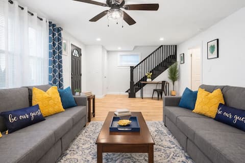 *The Heron House*/King Bed/Spacious/Remodeled/