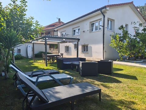 Propiedad de Airbnb exitosa: The plane house en Santoña