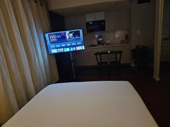 Cozy And Comfy Studio - Las Vegas, NV