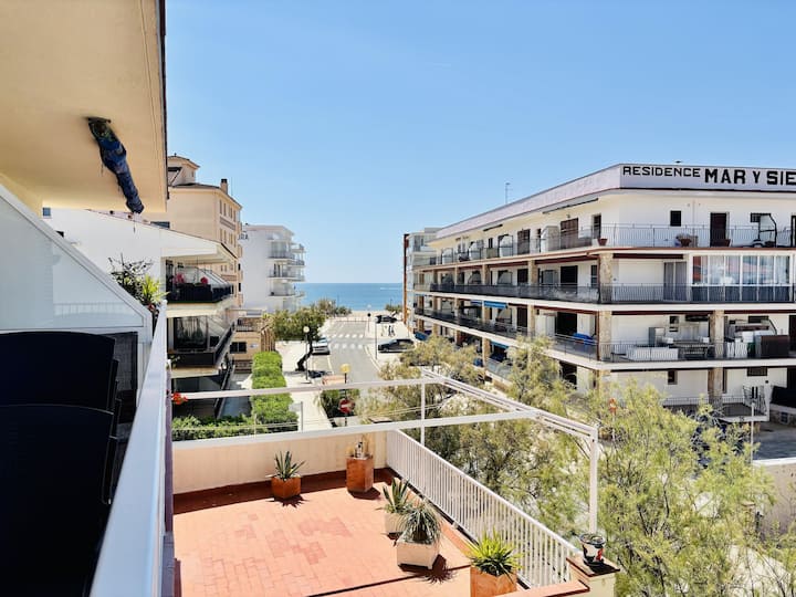 2nd Line Of The Beach And The Promenade Of Roses - Roses