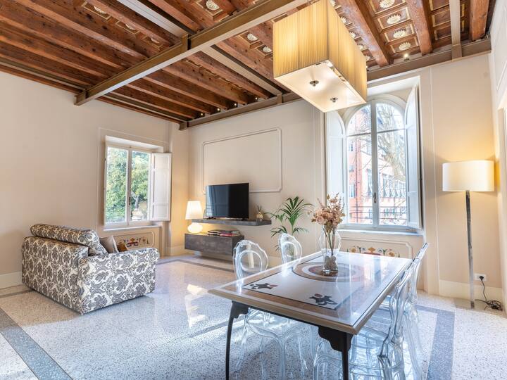 Elegant Suite · Piazza Napoleone View, Wi-fi & Ac - Lucca