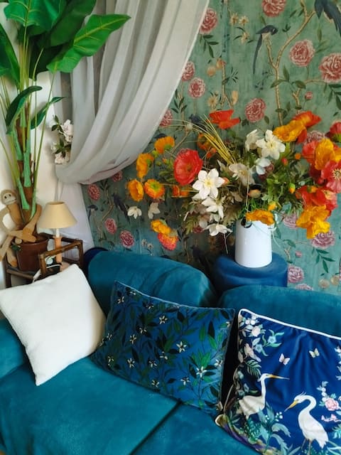 Annonce Airbnb populaire: Flowery Beachfront Getaway à La Grande Motte