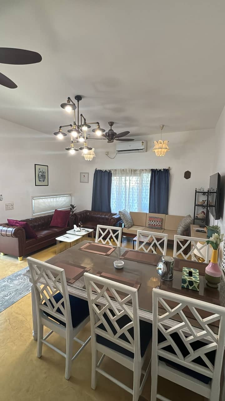 Living room image 6