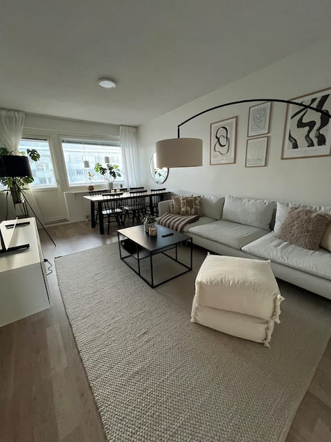Top performing Airbnb: Bright two-bedroom apartment with sea view in the city center in Vaasa