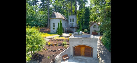 The Ducking Castle and Cottage