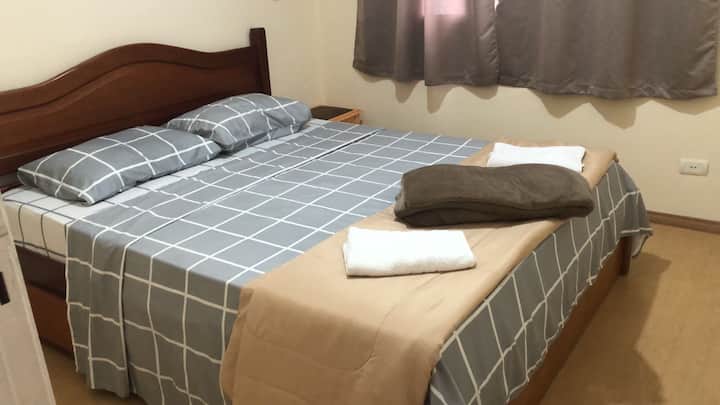 Dormitorio 03 - Cama doble + Lavabo