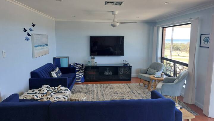 2 Family House, Ocean Views, Games Shed - Ardrossan