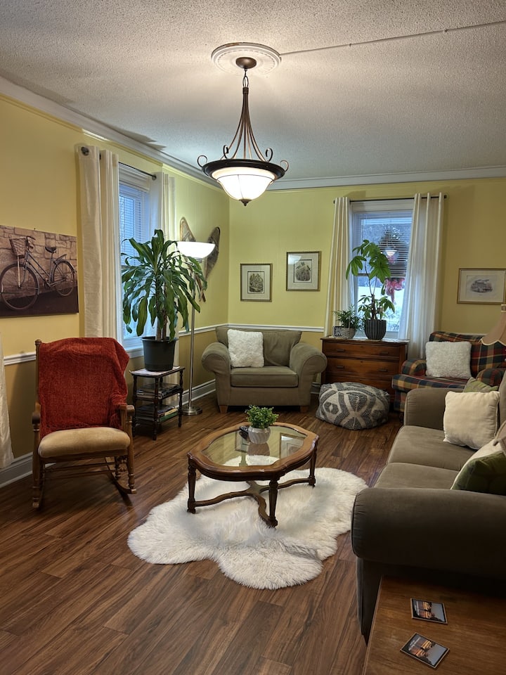 Lake Country Home Away From Home - Orillia