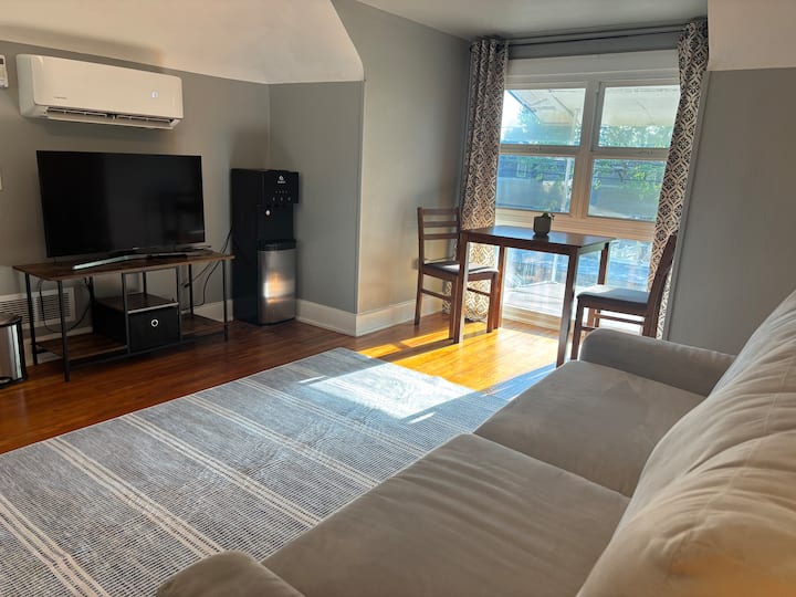 Cozy 2 Bed 1 Bath - Denver, CO