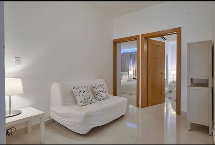 סלון 2 (דירת שני חדרי שינה בקומה השישית או השביעית)