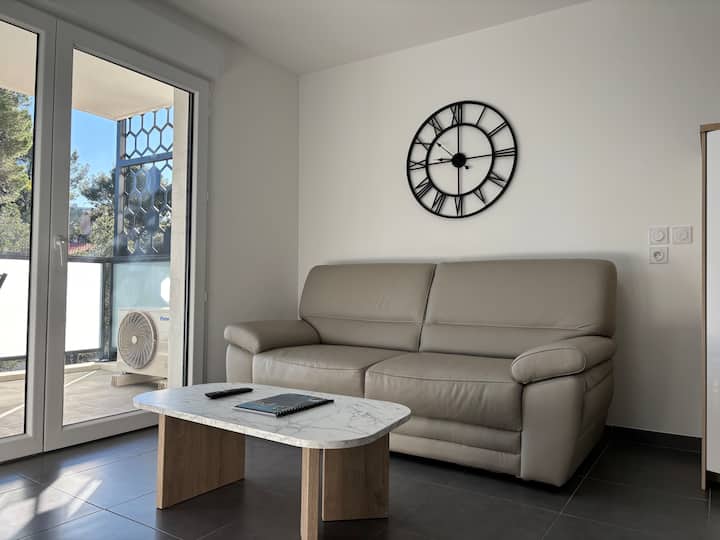 Magnifique T2 Climatisé / Terrasse /Parking Privé - La Ciotat