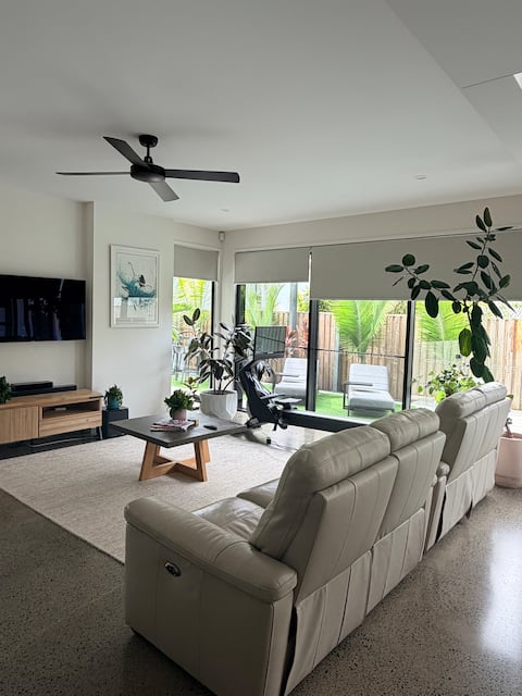 Top Airbnb: Luxury Pool House in Peregian Beach in Peregian Beach