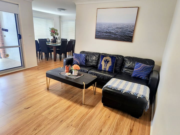 Spacious Retreat In The Heart Of Nelson Bay - Port Stephens