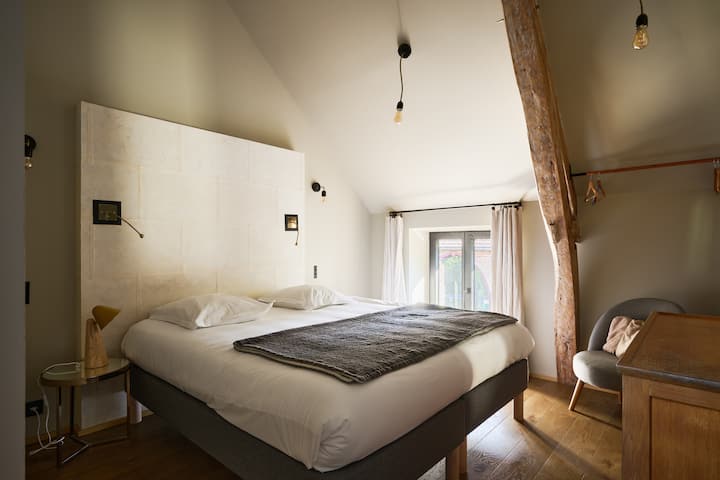 Chambre dans le gîte - appartement Salvia