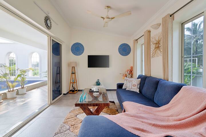 Living room image 5