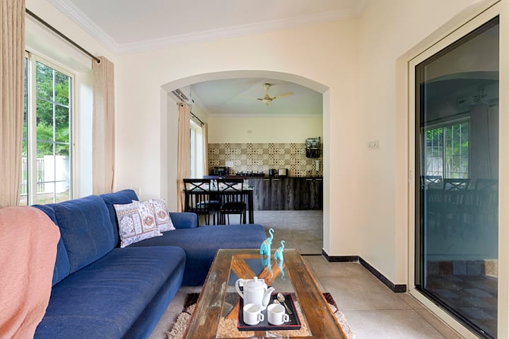 Living room image 4