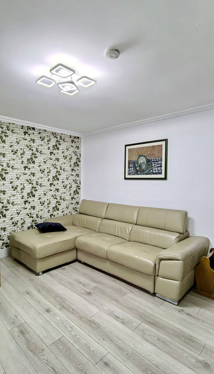 4- Deluxe Cu 2 Dormitoare, Terasă, Vedere La Munți - Târgu Neamț