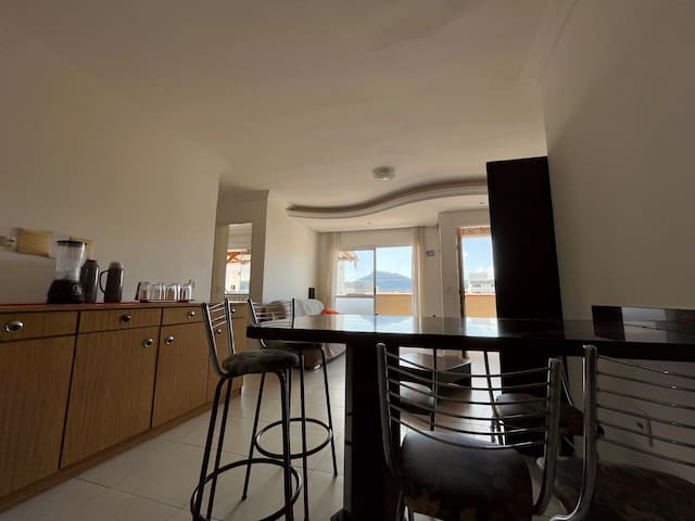 Entire home with 2 bedrooms in Balneário Camboriú - Cobertura ampla a 2km da praia de BC