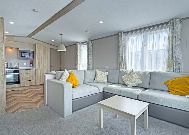 Hawthorne Prestige - Chapel St Leonards