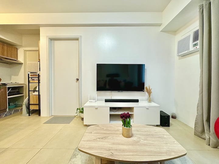 Spacious & Relaxing 1br Condo Overlooking Manila! - Makati City