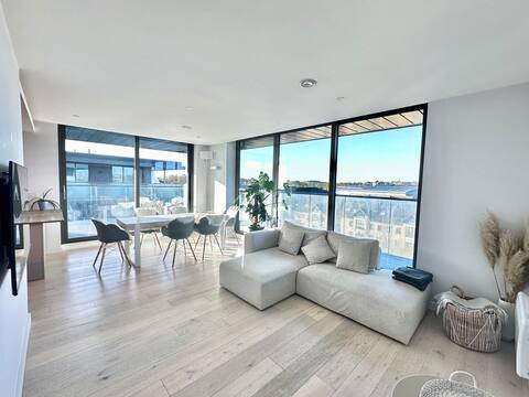 Luxury Penthouse with Huge Balcony