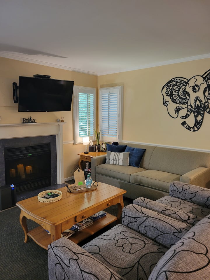Poolside Jackpot: Studio Condo Near Casino - Norwich, CT