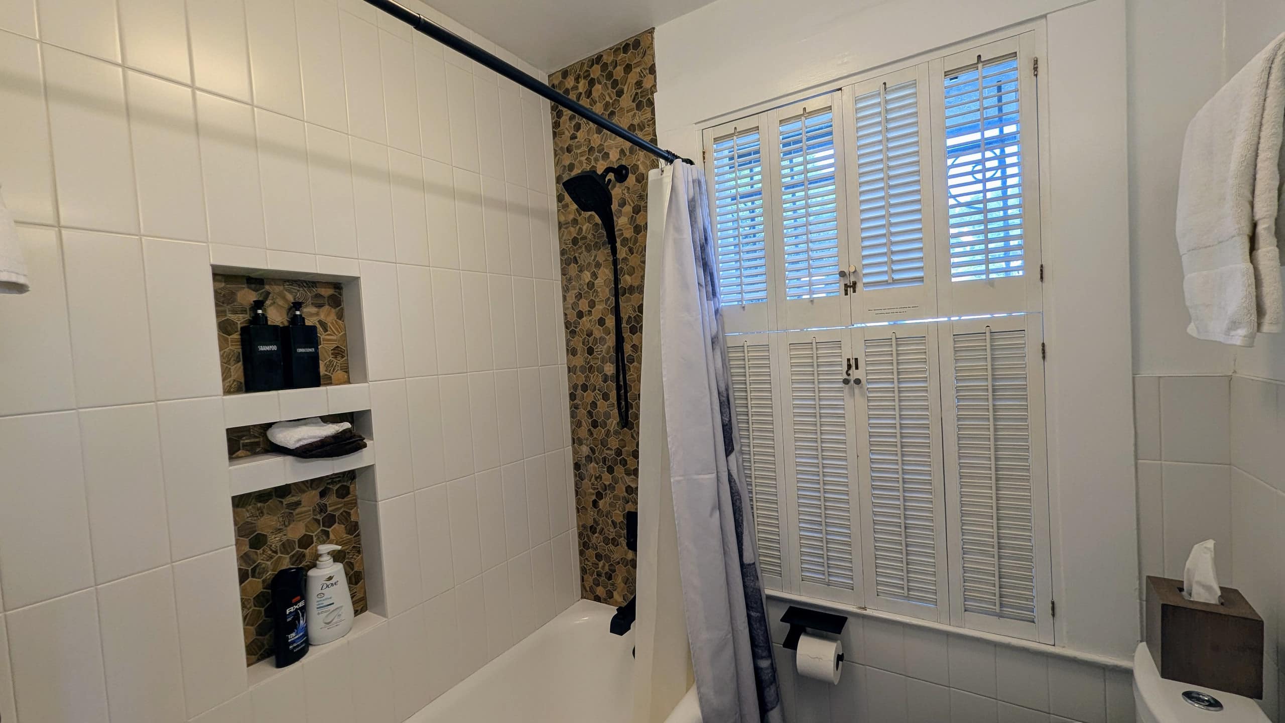 Home in San Francisco · ★4.93 · 2 bedrooms · 2 beds · 2 baths - Image 25