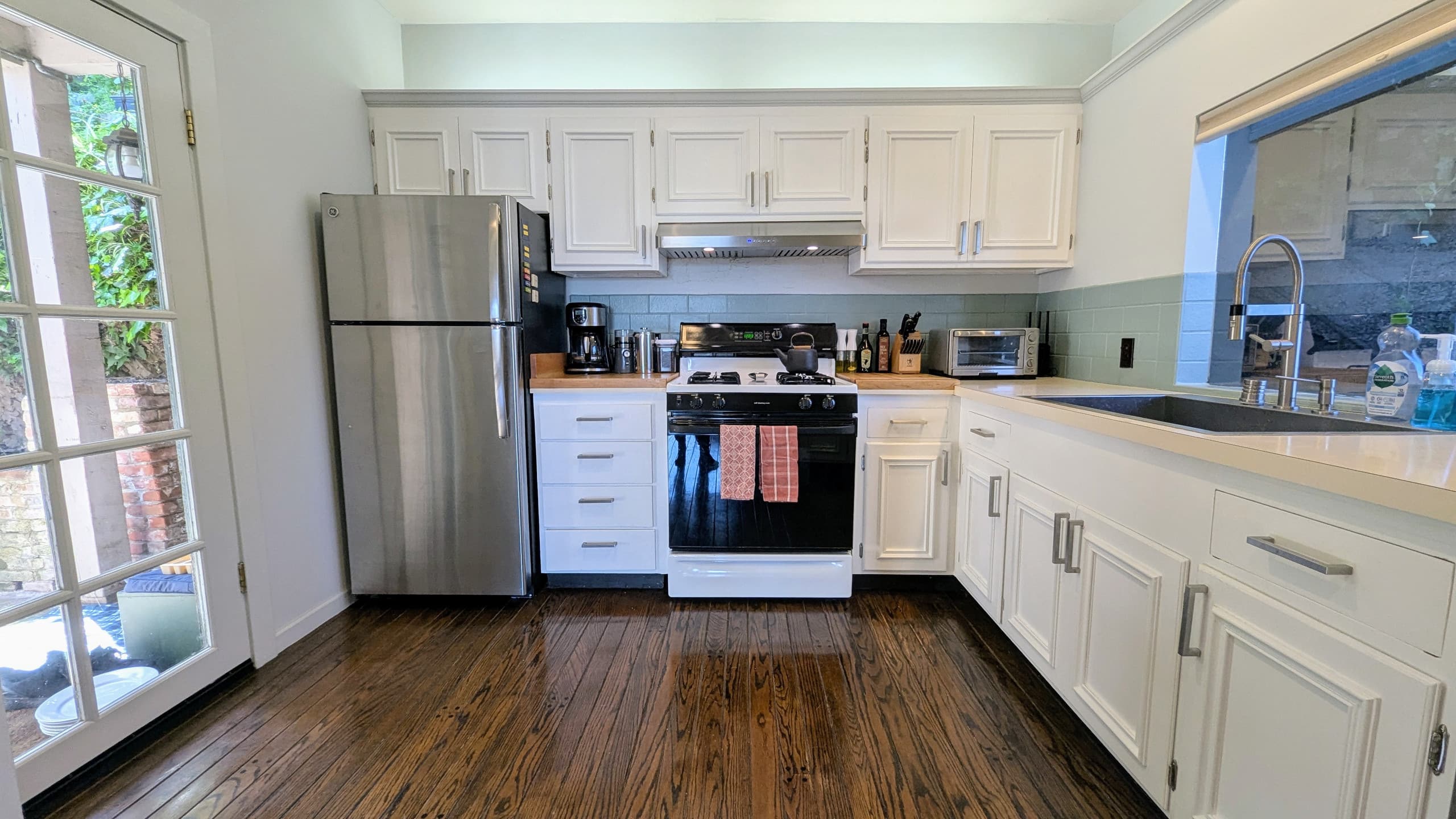 Home in San Francisco · ★4.93 · 2 bedrooms · 2 beds · 2 baths - Image 7