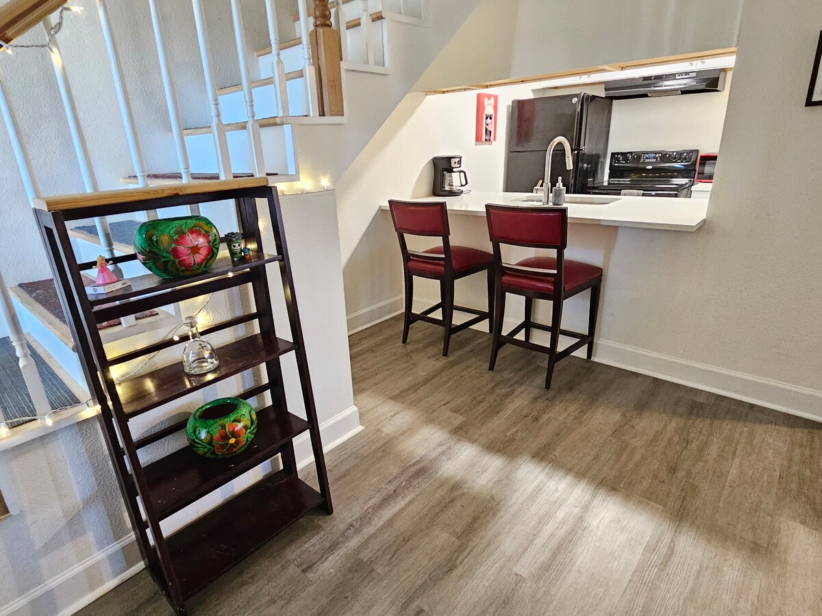 ️Private King Suite w/ Ensuite Bath Near Downtown