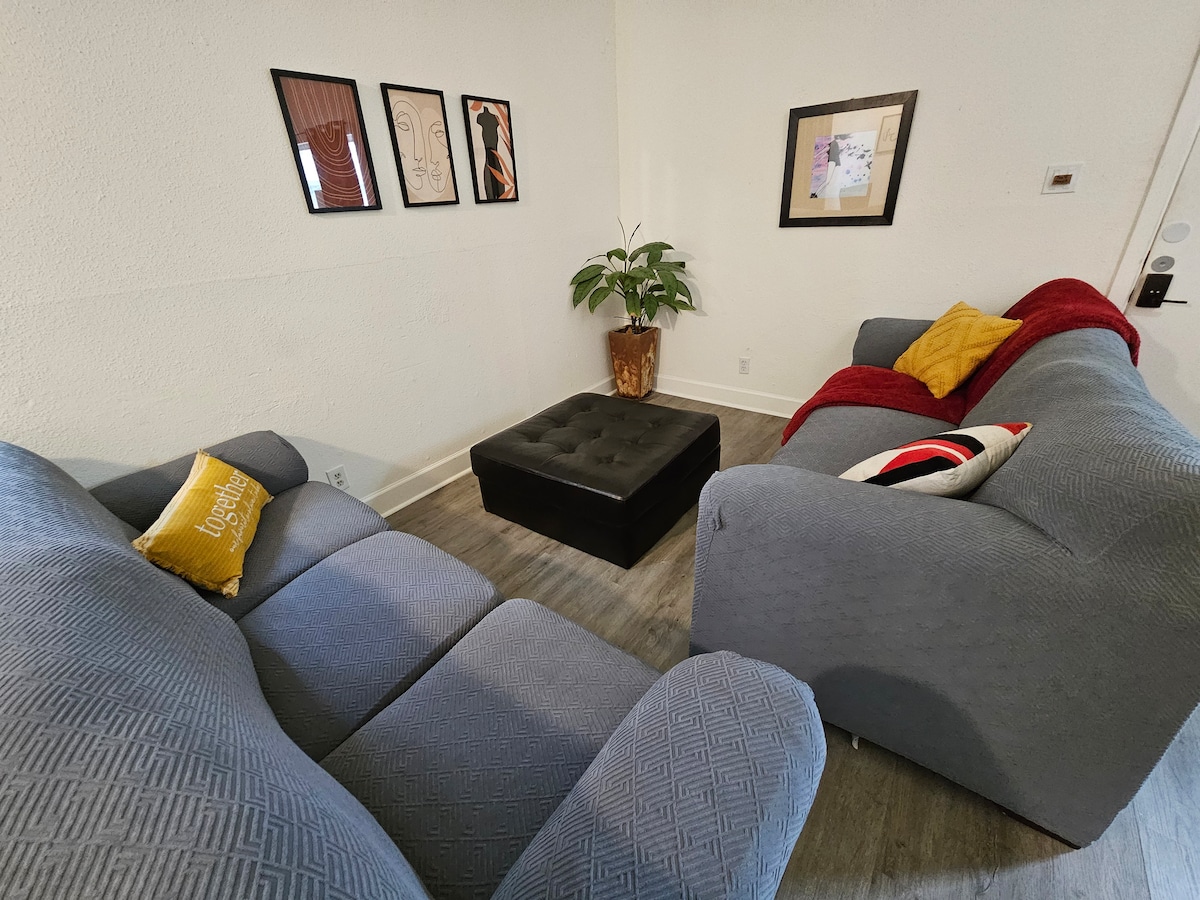 ️Private King Suite w/ Ensuite Bath Near Downtown