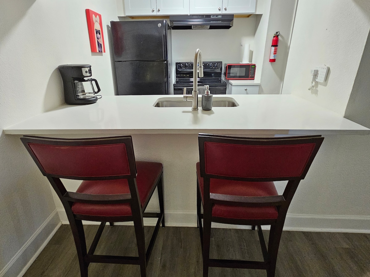 ️Private King Suite w/ Ensuite Bath Near Downtown