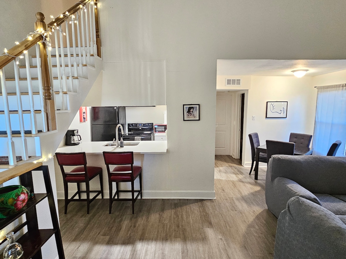 ️Private King Suite w/ Ensuite Bath Near Downtown