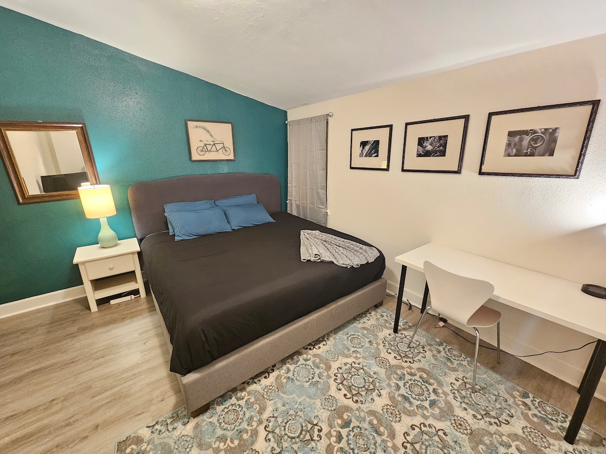 ️Private King Suite w/ Ensuite Bath Near Downtown