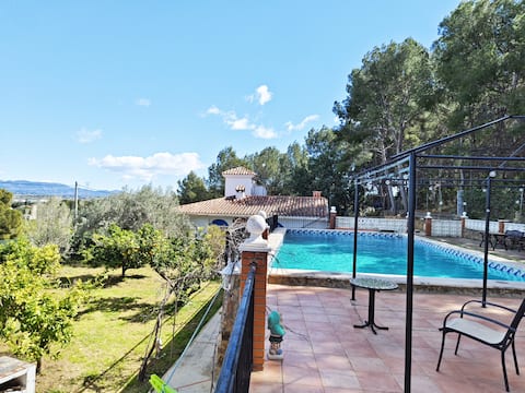 Good view. Valencia forest house . Super pool 80M2