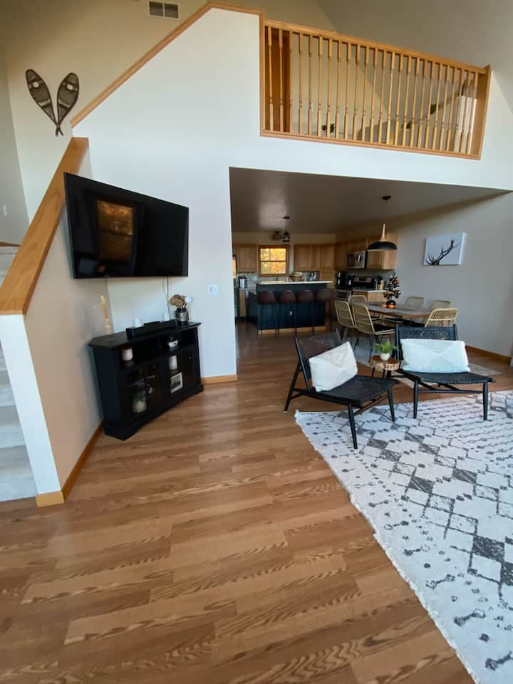 Wixom Lake Up North Retreat - Gladwin, MI