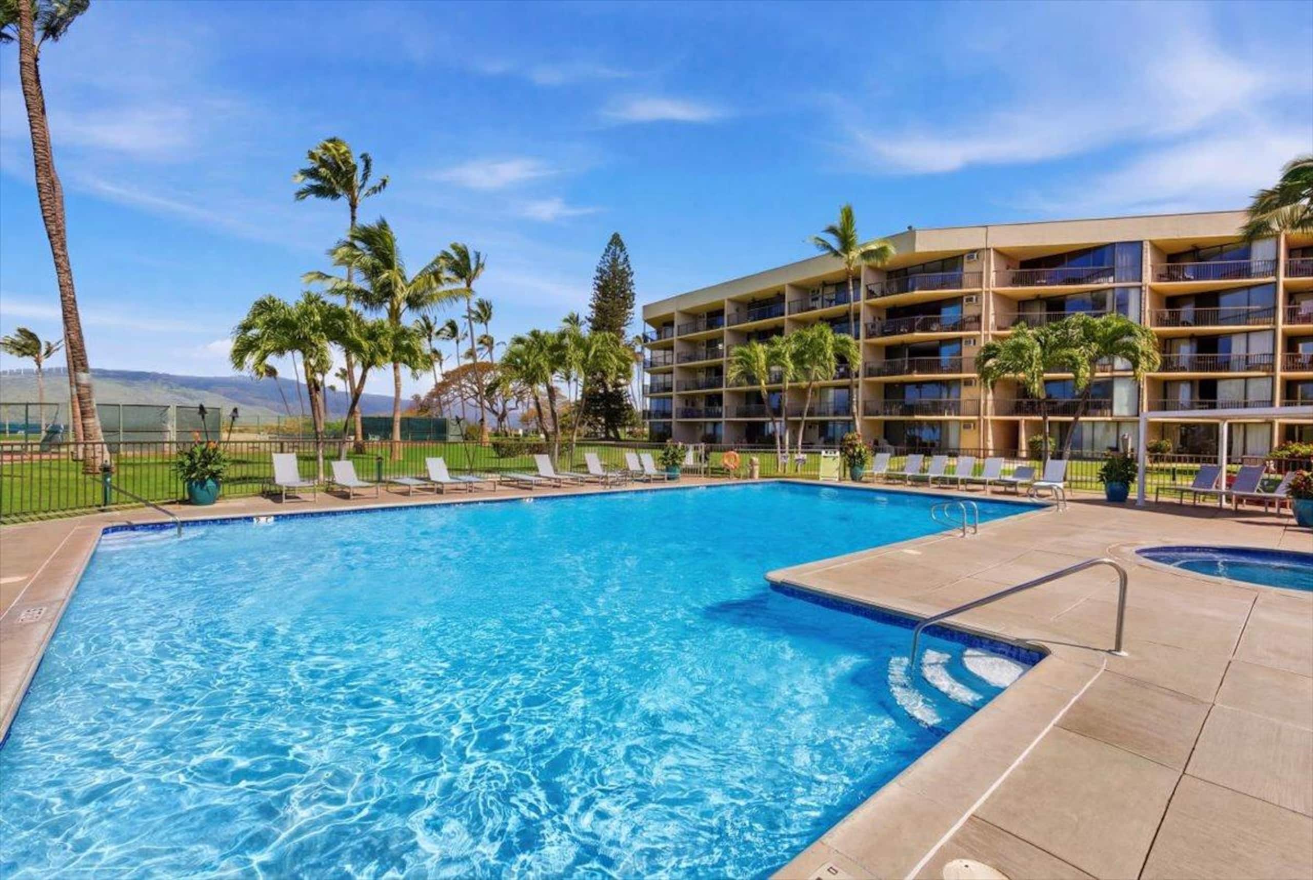 Condo in Kihei · ★4.0 · 1 bedroom · 3 beds · 2 baths - Image 3