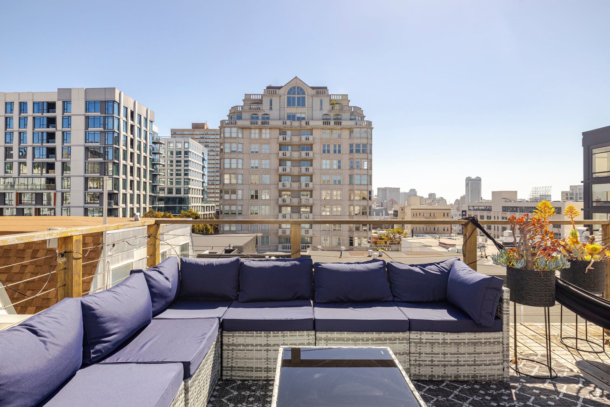 Townhouse in San Francisco · ★4.88 · 6 bedrooms · 6 beds · 3 baths - Image 26