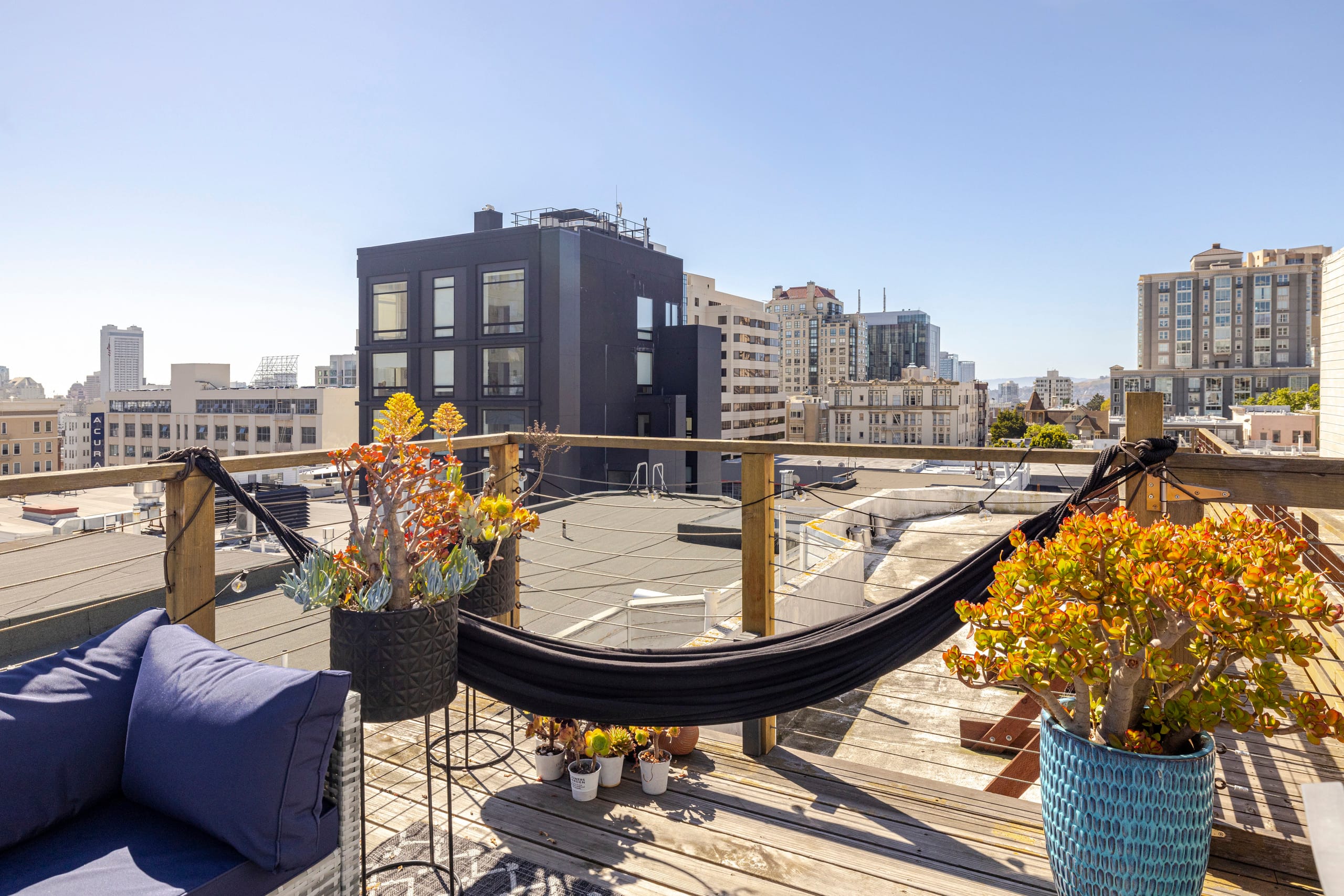 Townhouse in San Francisco · ★4.88 · 6 bedrooms · 6 beds · 3 baths - Image 23