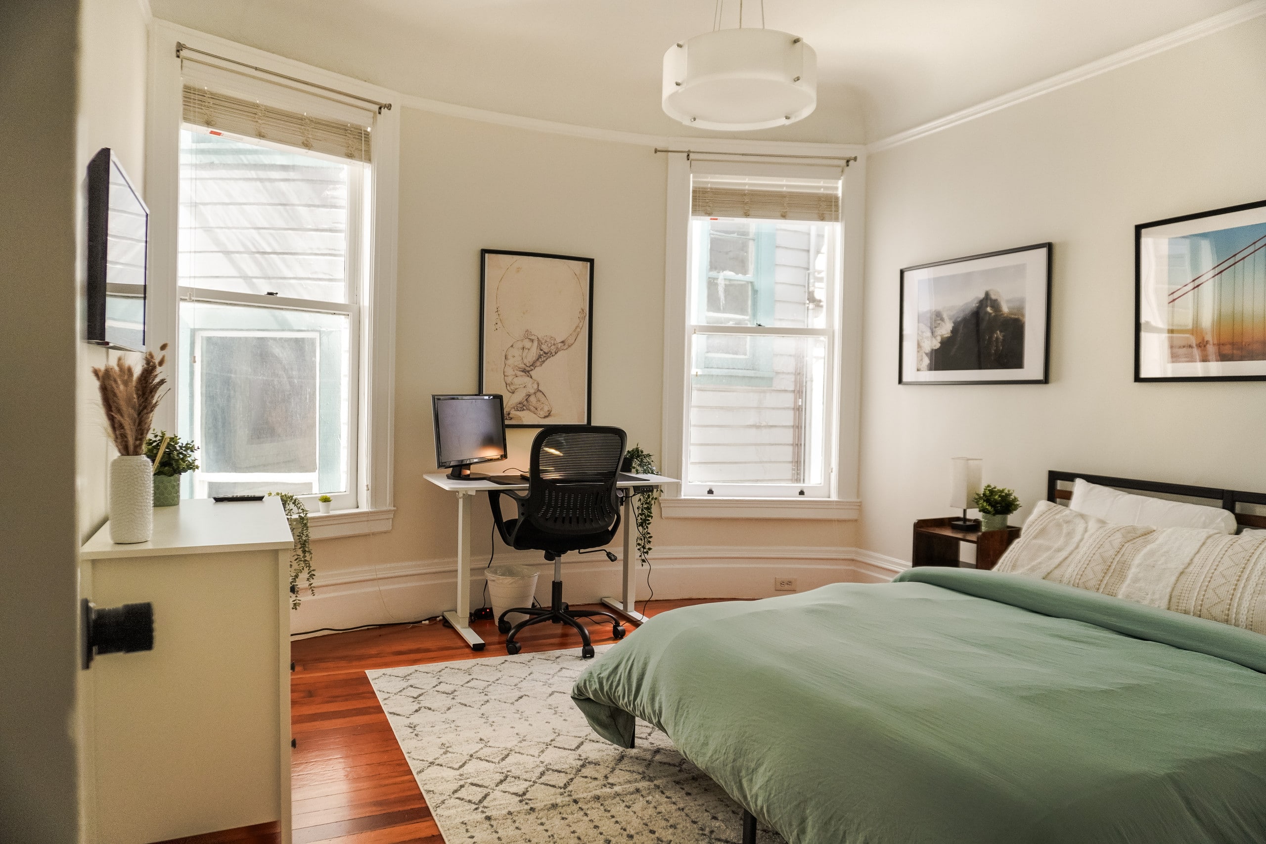 Townhouse in San Francisco · ★4.88 · 6 bedrooms · 6 beds · 3 baths - Image 10