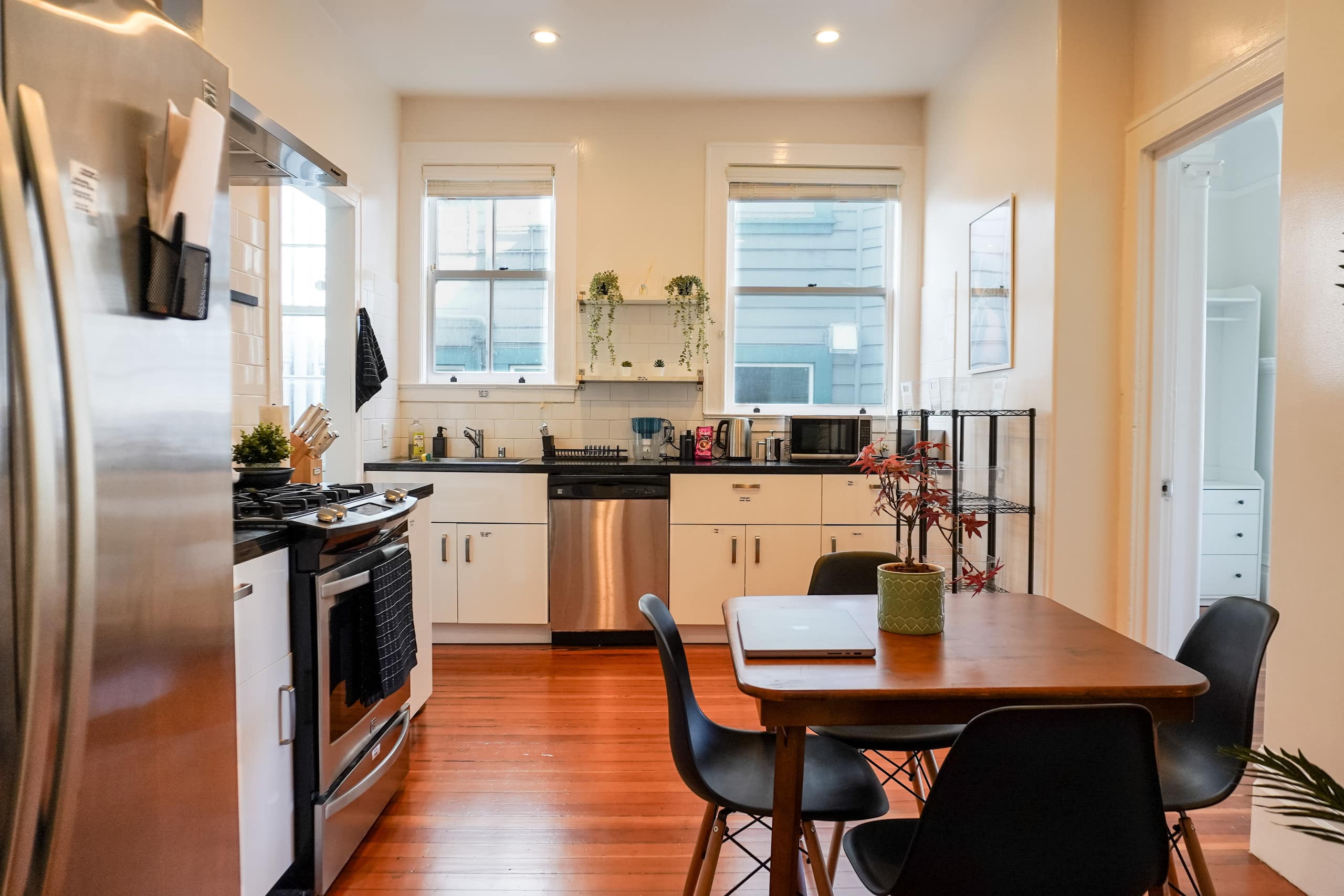Townhouse in San Francisco · ★4.88 · 6 bedrooms · 6 beds · 3 baths - Image 1
