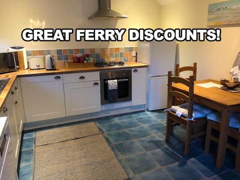 Top Airbnb: THE DECK A 2 story Apartment in Shanklin