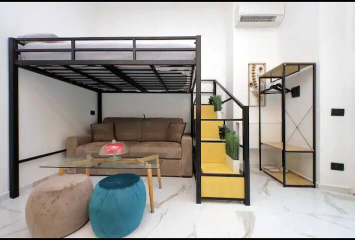 Fontana di Trevi loft gallery image 3