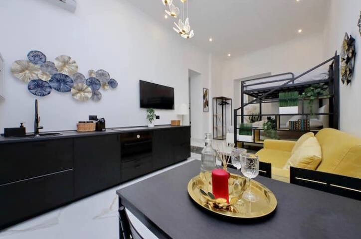 Fontana di Trevi loft gallery image 2