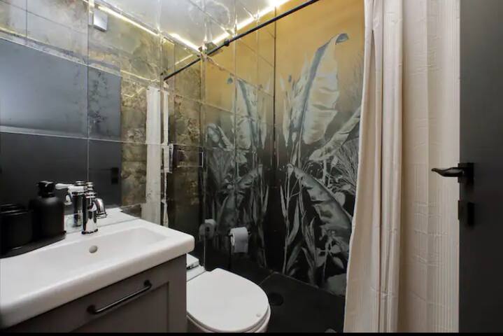 Fontana di Trevi loft gallery image 5