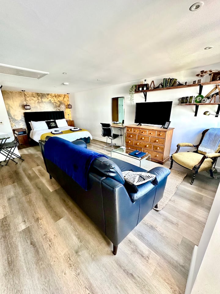Cosy, Self Contained Studio Flat - Norfolk