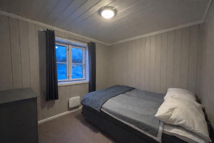 Dormitorio 2: 8 metros cuadrados y cama de 150 cm