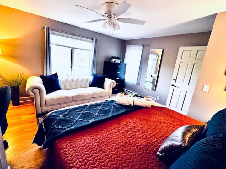 Bedroom 3: The perfect North Shore retreat for work or relaxation!