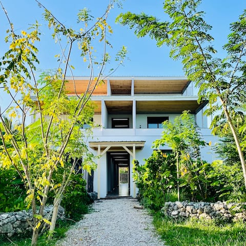 Noor House: Modern & Bright 3Bdr Apt - Paje, Znz