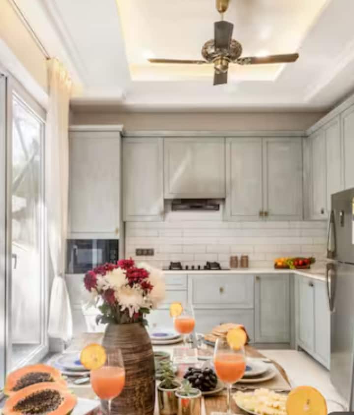 Full kitchen image 1